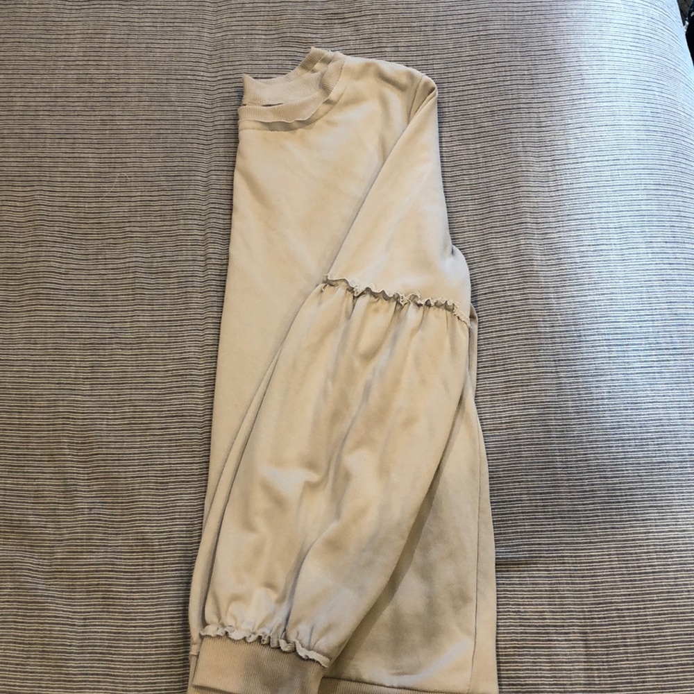 Puff sleeve sweatshirt